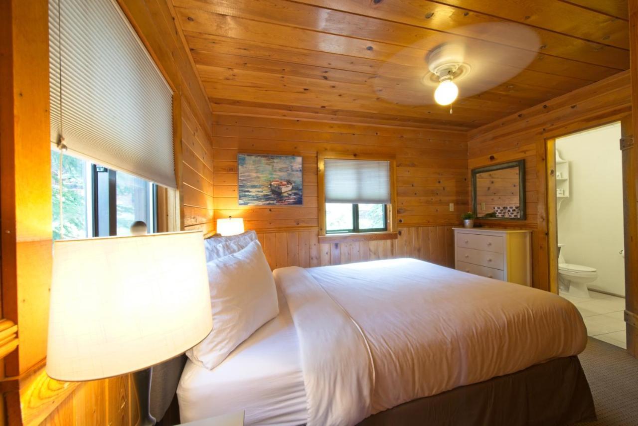 Sitzmark Sports Lodge Ред-Ривер Экстерьер фото