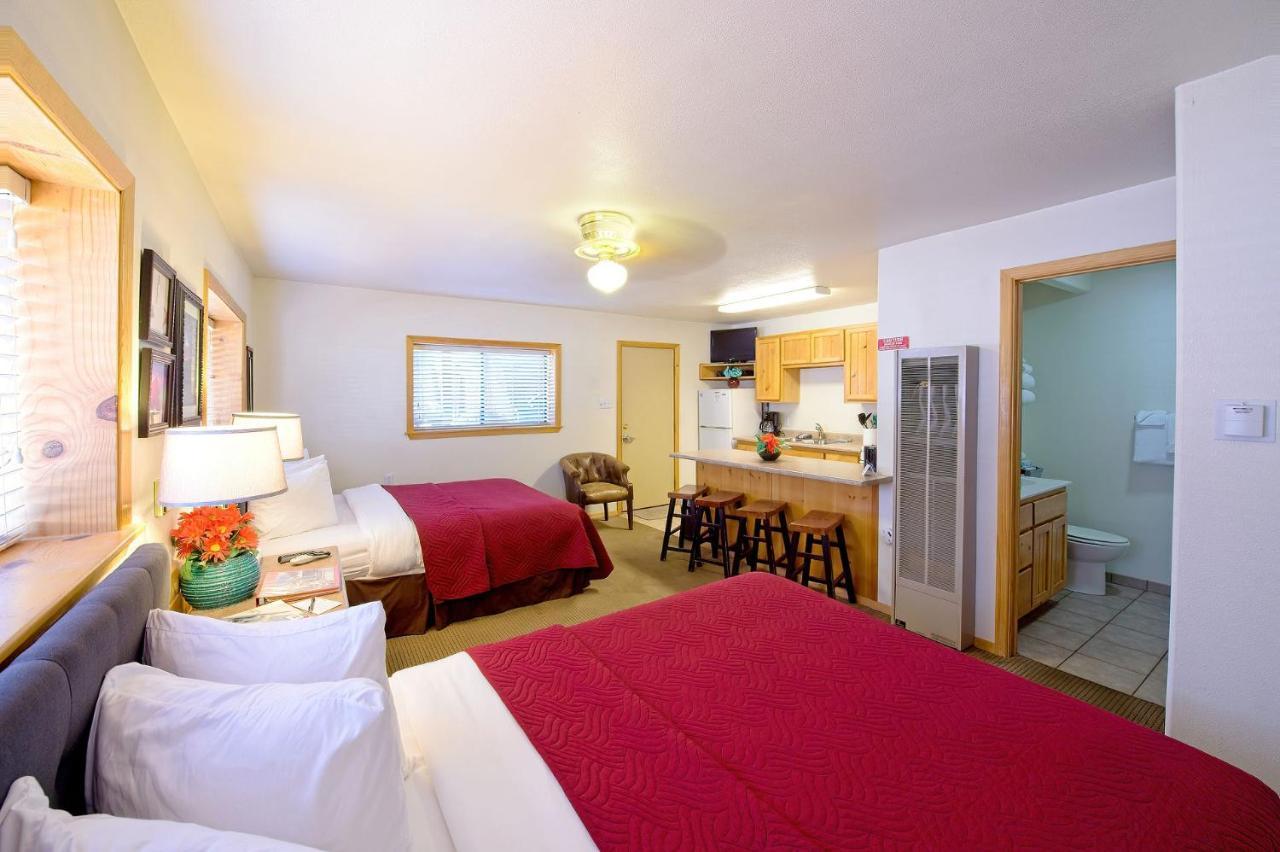 Sitzmark Sports Lodge Ред-Ривер Экстерьер фото