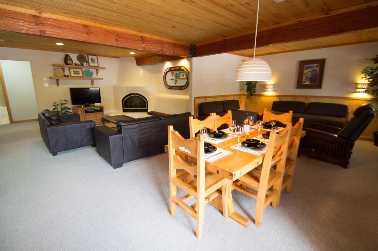 Sitzmark Sports Lodge Ред-Ривер Экстерьер фото