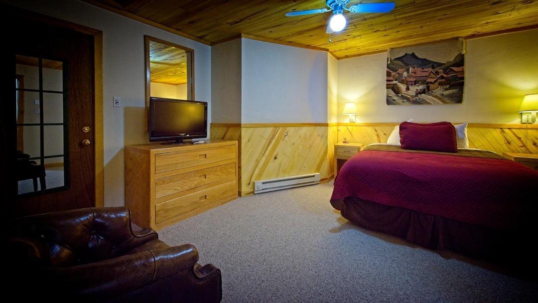 Sitzmark Sports Lodge Ред-Ривер Экстерьер фото