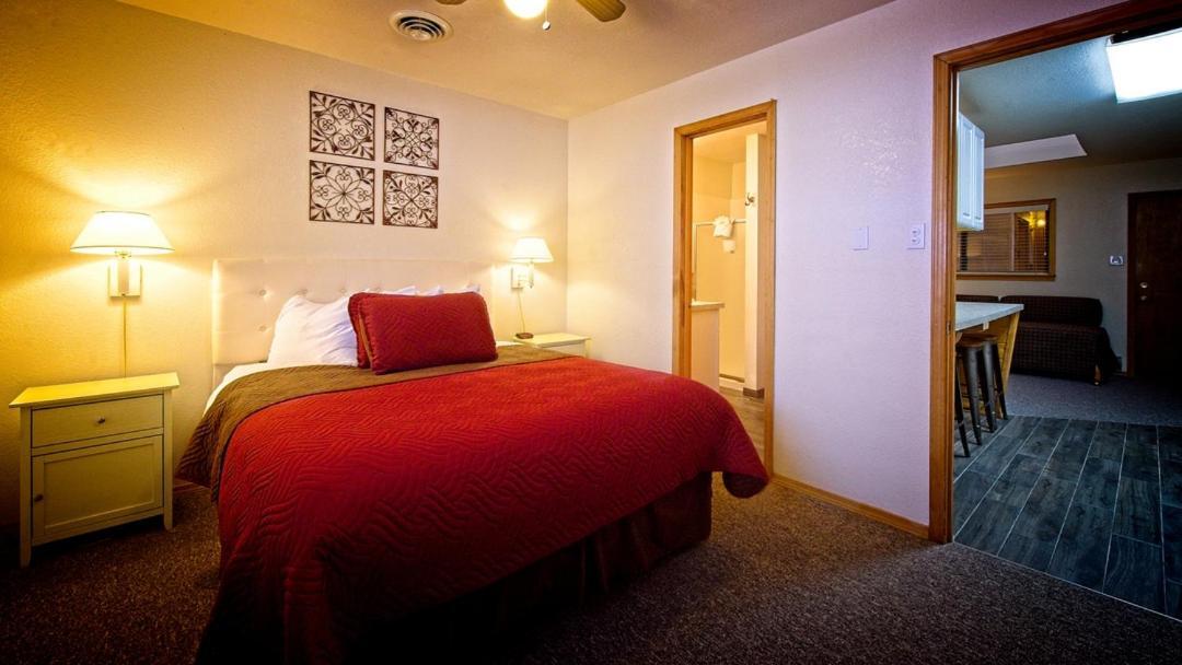 Sitzmark Sports Lodge Ред-Ривер Экстерьер фото